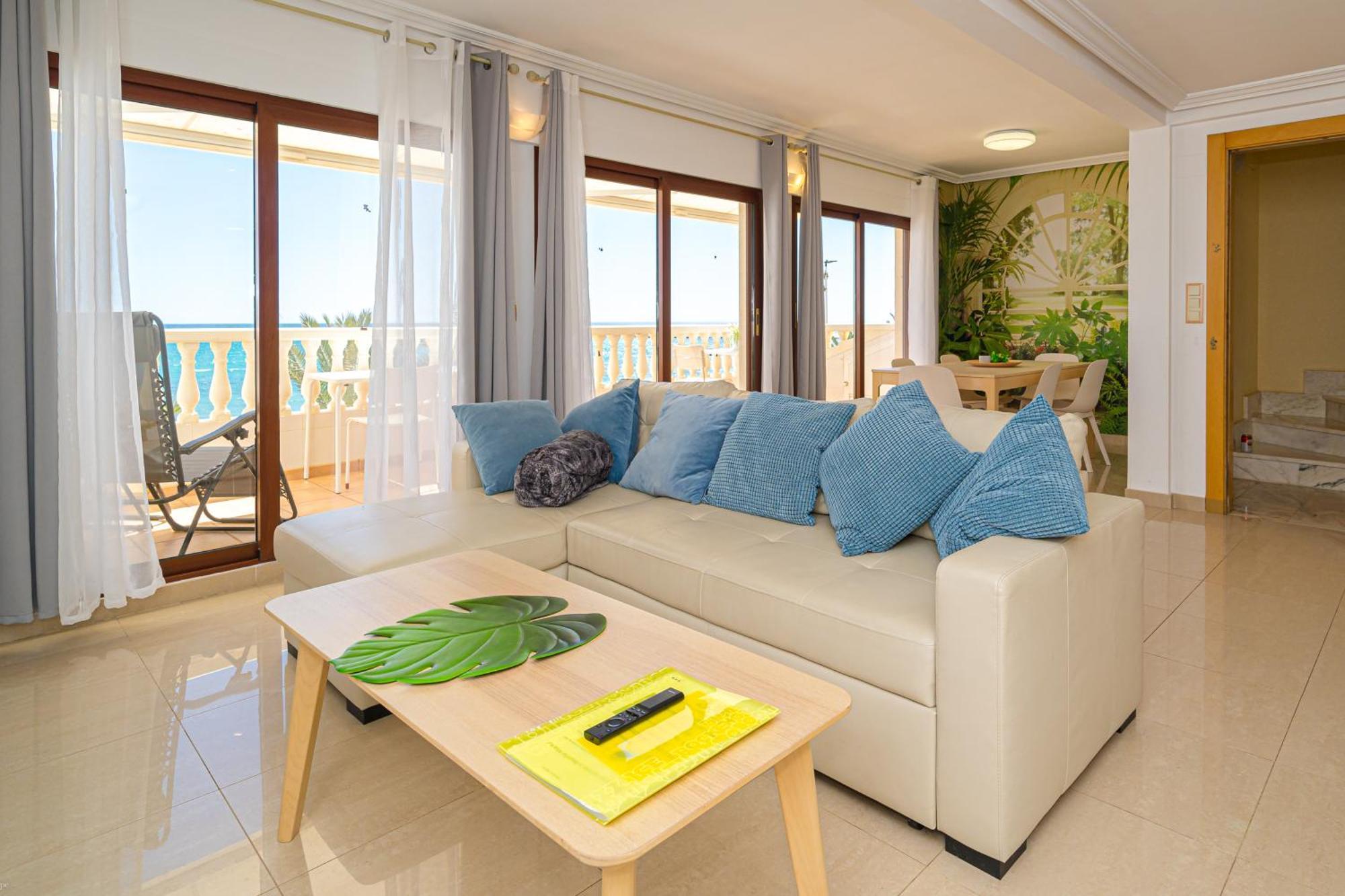 Front Line Apartment Jakarta 2 El Campello Kültér fotó